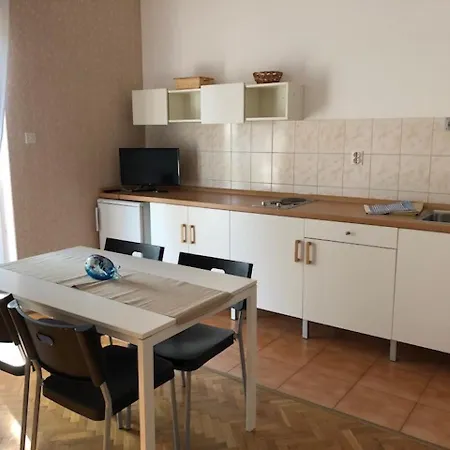 Mulini With Parking Apartmán